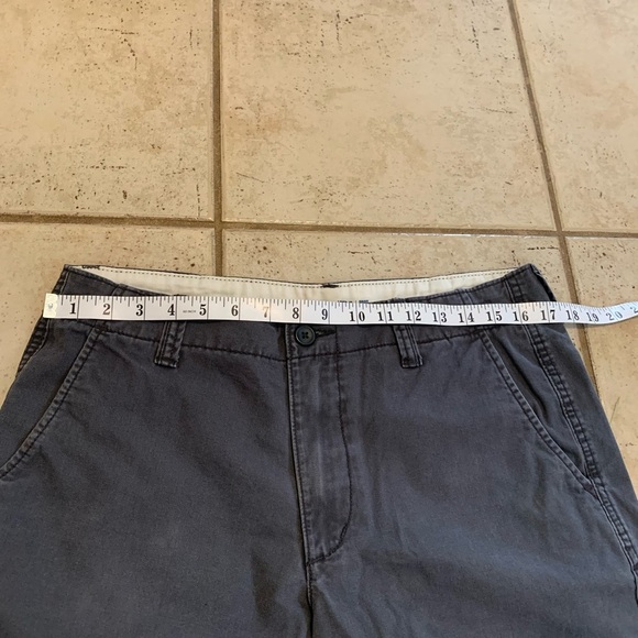 Old Navy Men's Lived-In Straight Chino Shorts - Gray - Size 32 - Picture 5 of 6